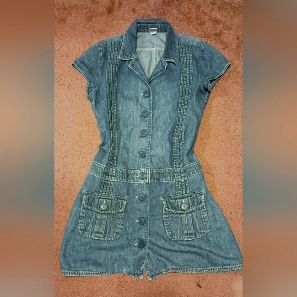 Adorable Old Navy Denim Button-Up Dress